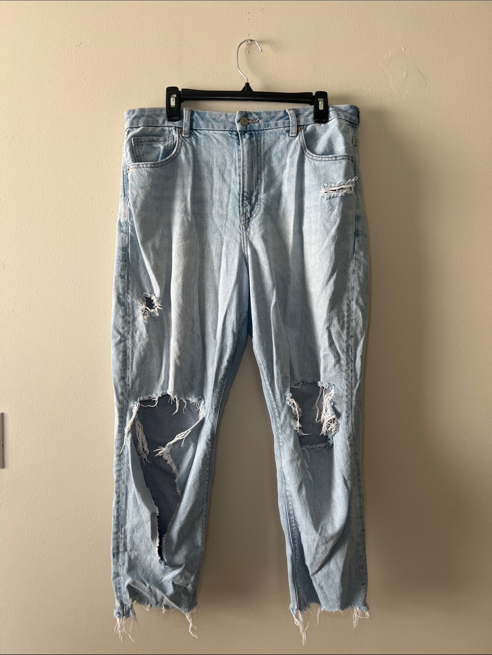 American Eagle Light Blue Distressed Ripped Curvy Mom Jeans